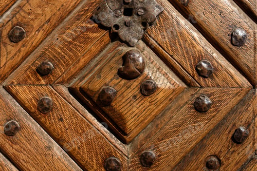 Preview: close-up image of an wooden ancient door