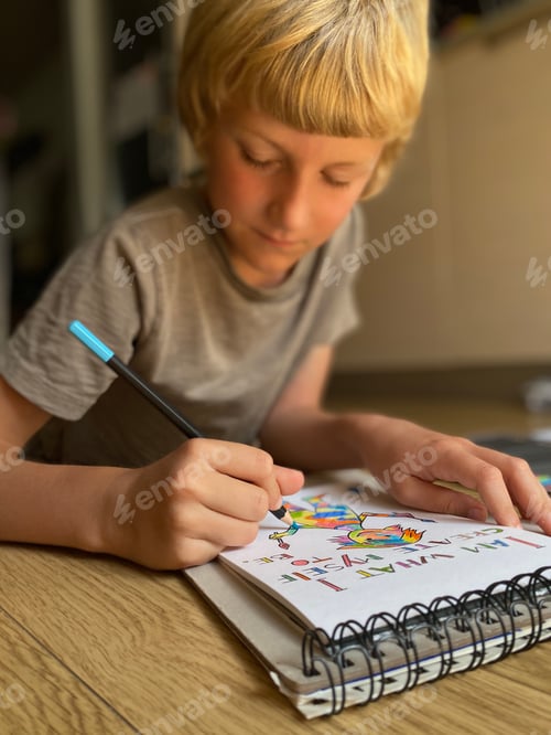 Preview: Boy drawing