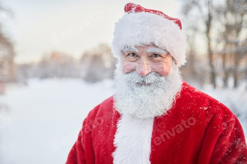 Preview: Portrait of Kind Santa Outdoors