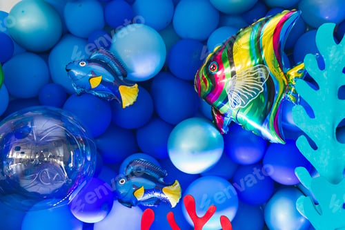 Preview: Marine-style decor of balloons, fish, and corals for the birthday photo zone