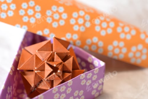 Preview: Bright and colorful paper box