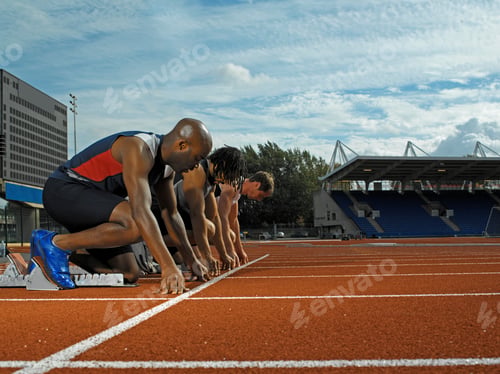 Preview: Male runners at starting line