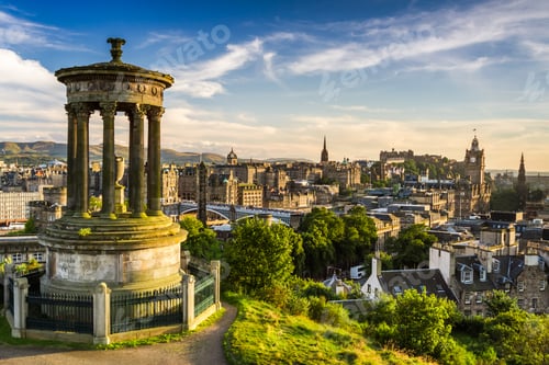 Preview: Beautiful view of the city of Edinburgh