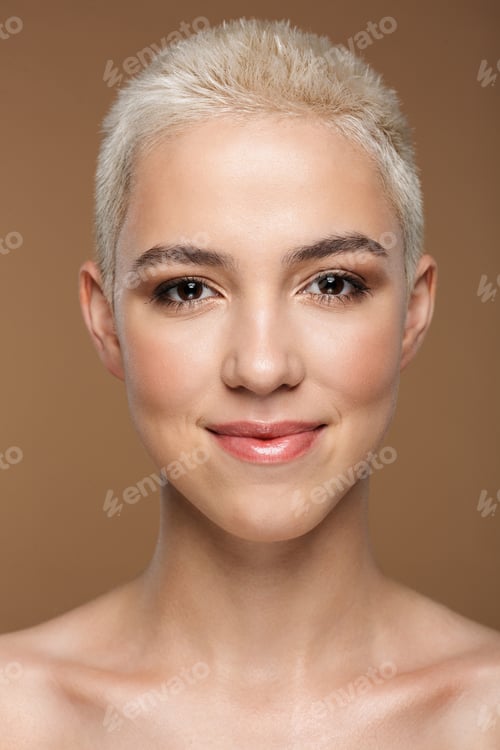 Preview: Smiling young blonde stylish woman with short haircut