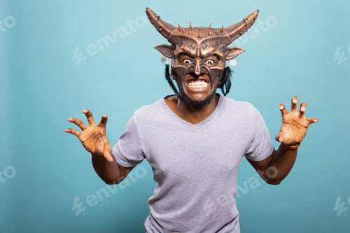 Preview: Male model in creepy monster costume