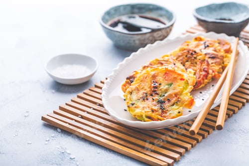 Preview: Korean vegetable pancakes with dipping sauce, Korean pizza - Asian food style