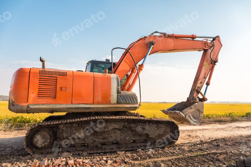 Preview: excavator on the country road