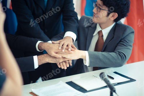 Preview: A group of young businessmen are discussing happily. For creative work