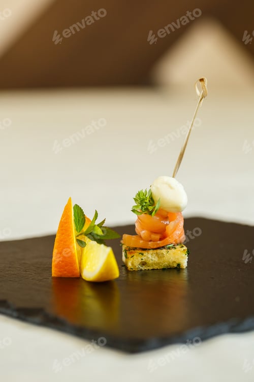 Preview: Delicious food in the restaurant on a plate