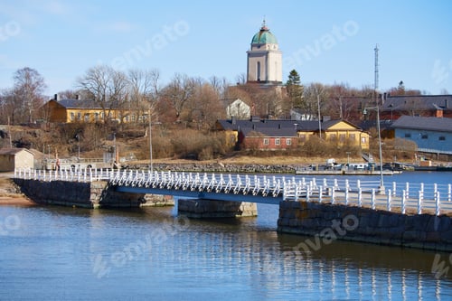 Preview: Suomenlinna Church, old bridge, old military buildings.