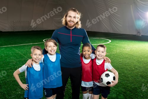 Preview: Trainer with team