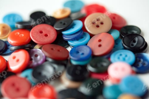 Preview: many sewing buttons