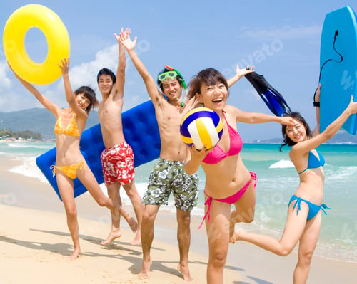 Preview: Friends having fun at the beach