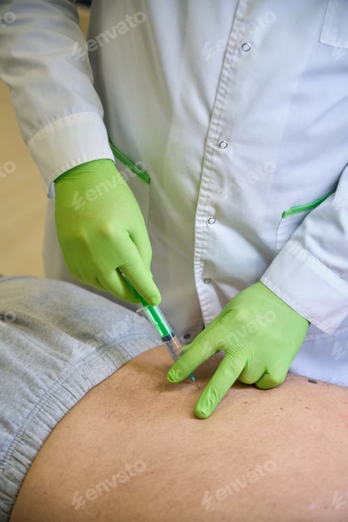 Preview: Patient lies on his stomach during the injection