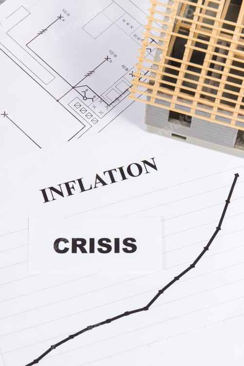 Preview: Inscriptions inflation and crisis, toy house under construction and construction drawings