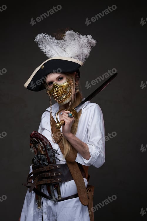 Preview: Woman pirate with golden mask and saber