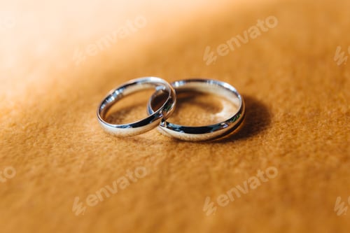 Preview: Two silver wedding rings