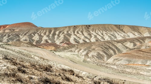 Preview: Dirt road in desert highlands