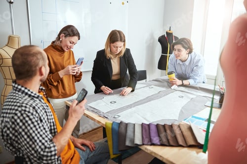 Preview: Young blogger catching every moment of dressmaking