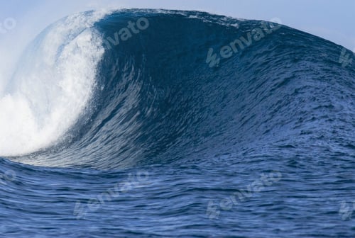 Preview: Beautiful Ocean Wave