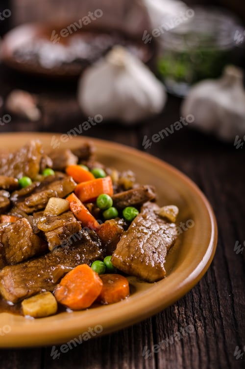 Preview: Pork medallions with vegetable and soy garlic sauce