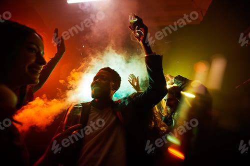 Preview: Hilarious people at noisy party