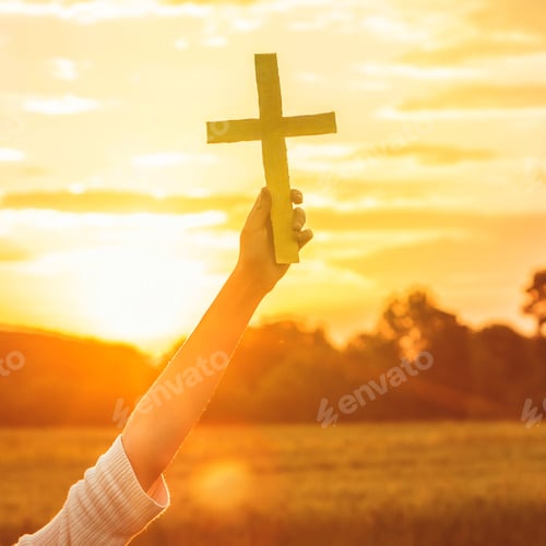 Preview: Teenager Girl holding a the cross