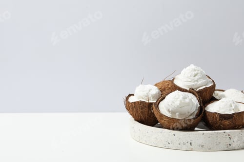 Preview: Summer dessert - ice cream, ice cream with coconut