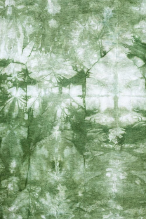 Preview: handcrafted tie-dyeing green abstract pattern