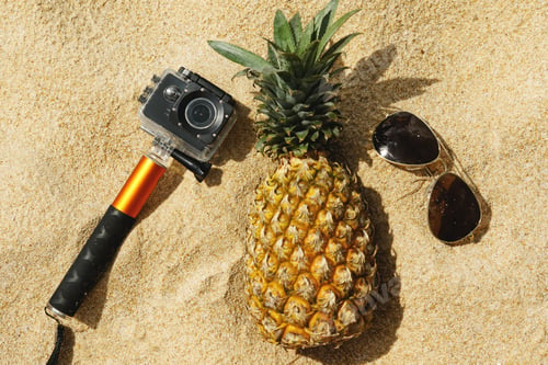 Preview: Pineapple, sunglasses and action-cam