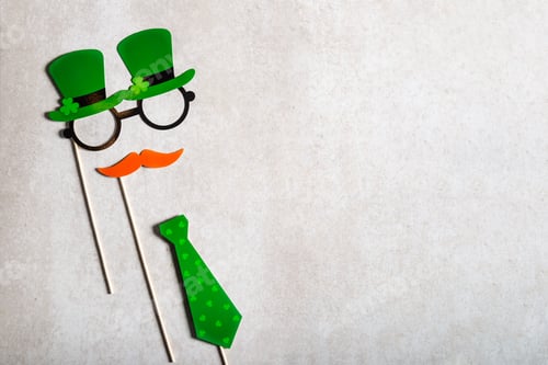 Preview: Different photo booth props for St Patricks Day party