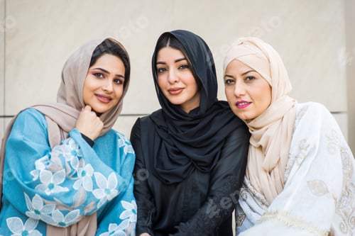 Preview: Arabic women in Dubai