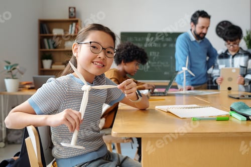 Preview: Learning About Renewable Energy in Classroom Setting
