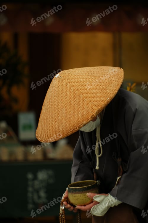 Preview: Japanese monk praying for blessings