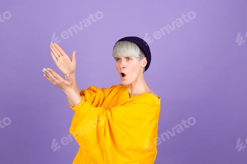 Preview: Portrait of short hair woman