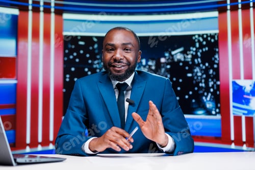 Preview: Presenter talking about daily news