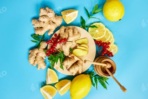 Preview: Flat lay of Immune boosting remedy, immunity boosting foods