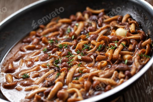 Preview: Mixed Mushrooms in a pan