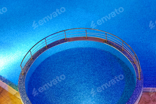 Preview: Swimming pool in night vision