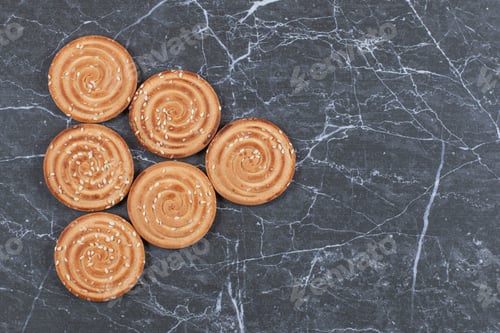 Preview: Six roll cookie arranged , on the marble background