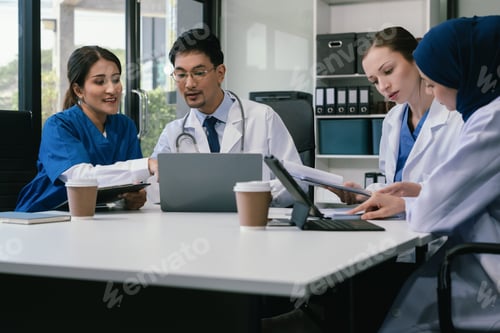 Preview: Doctor team, analysis the blood test examination results and medication usage of the patient