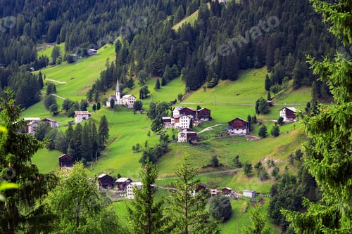 Preview: view of a small Italian village