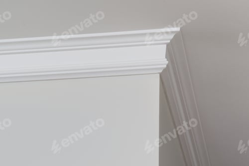 Preview: Ceiling moldings in the interior corner