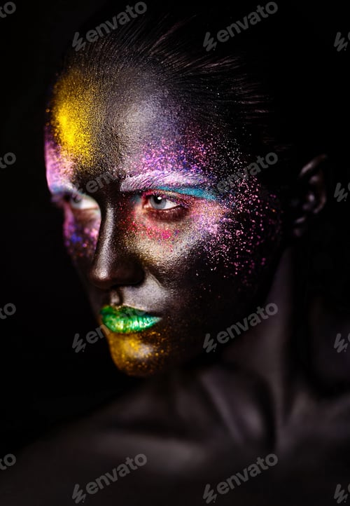 Preview: Woman with creative makeup