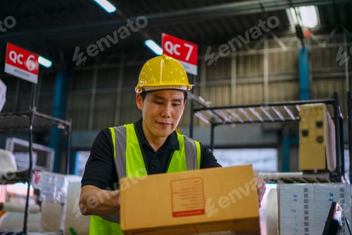 Preview: Blue collar worker is working at warehouse.