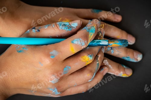 Preview: Artist's hands
