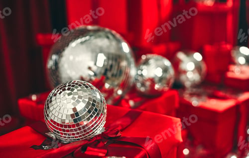 Preview: New year girls