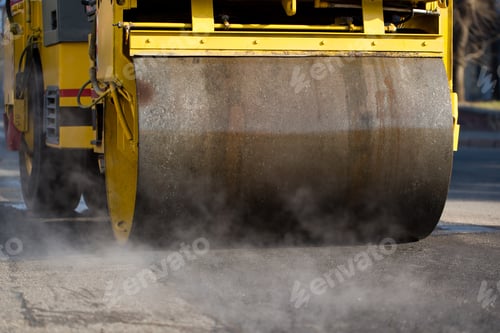 Preview: Road roller compacting asphalt