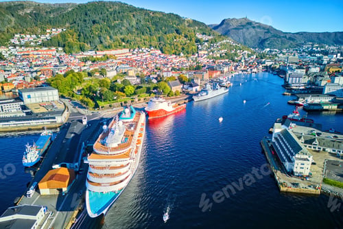 Preview: Bergen harbor and cruise ship