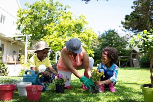 Preview: Family gardening together